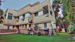 villa with private pool&garden
